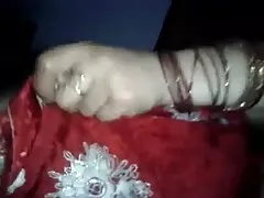 Een beroemd zwart poesje wordt geneukt door een gratis amateur sex film blanke vriend.