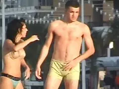 Skinny bracht de Rus naar leuke sex film de kamer.