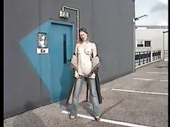 Oma stond op straat ruige sex filmpjes bij het pakhuis met opa.