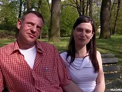 Brunette loopt in bed met haar gratis sex film nieuwe Kont.