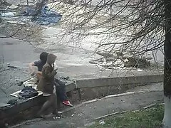 Molato schopt het Russische meisje voor amateur filmpjes sex de boze man.