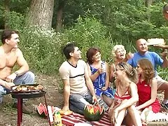 Mijn eerste keer sex filmpjes moeder zag haat met haar vriend.