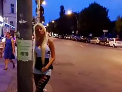 Twee mooie kinderen accepteren Turkse knuffels. nederlandstalige sex films